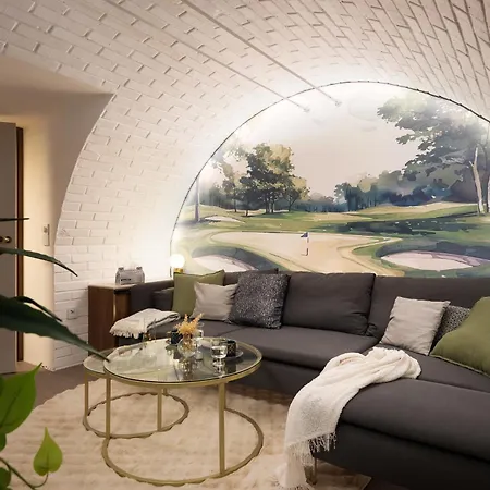 Golden Golf With Whirlpool, Garden And Free Parking アパート