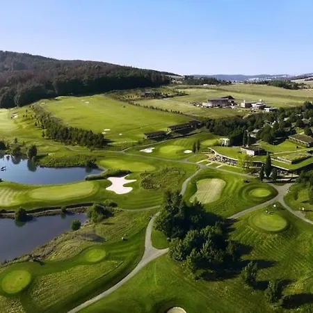 Golden Golf With Whirlpool, Garden And Free Parking * ブルノ