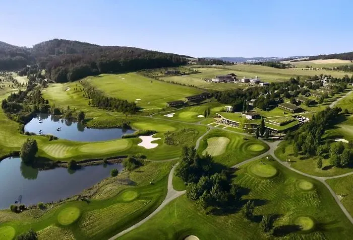 Golden Golf With Whirlpool, Garden And Free Parking * ブルノ
